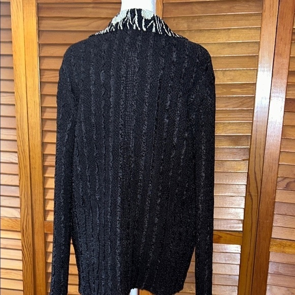 NWT Reversible Black Floral Crush Cardigan Size L/XL From The Seton Shop - Picture 10 of 12